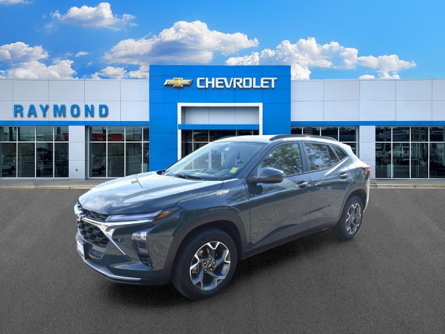 Certified 2025 Chevrolet Trax LT w/ LT Convenience Package FWD image 8
