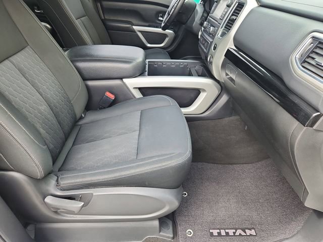 Used 2018 Nissan Titan SV w/ SV Convenience Package image 27