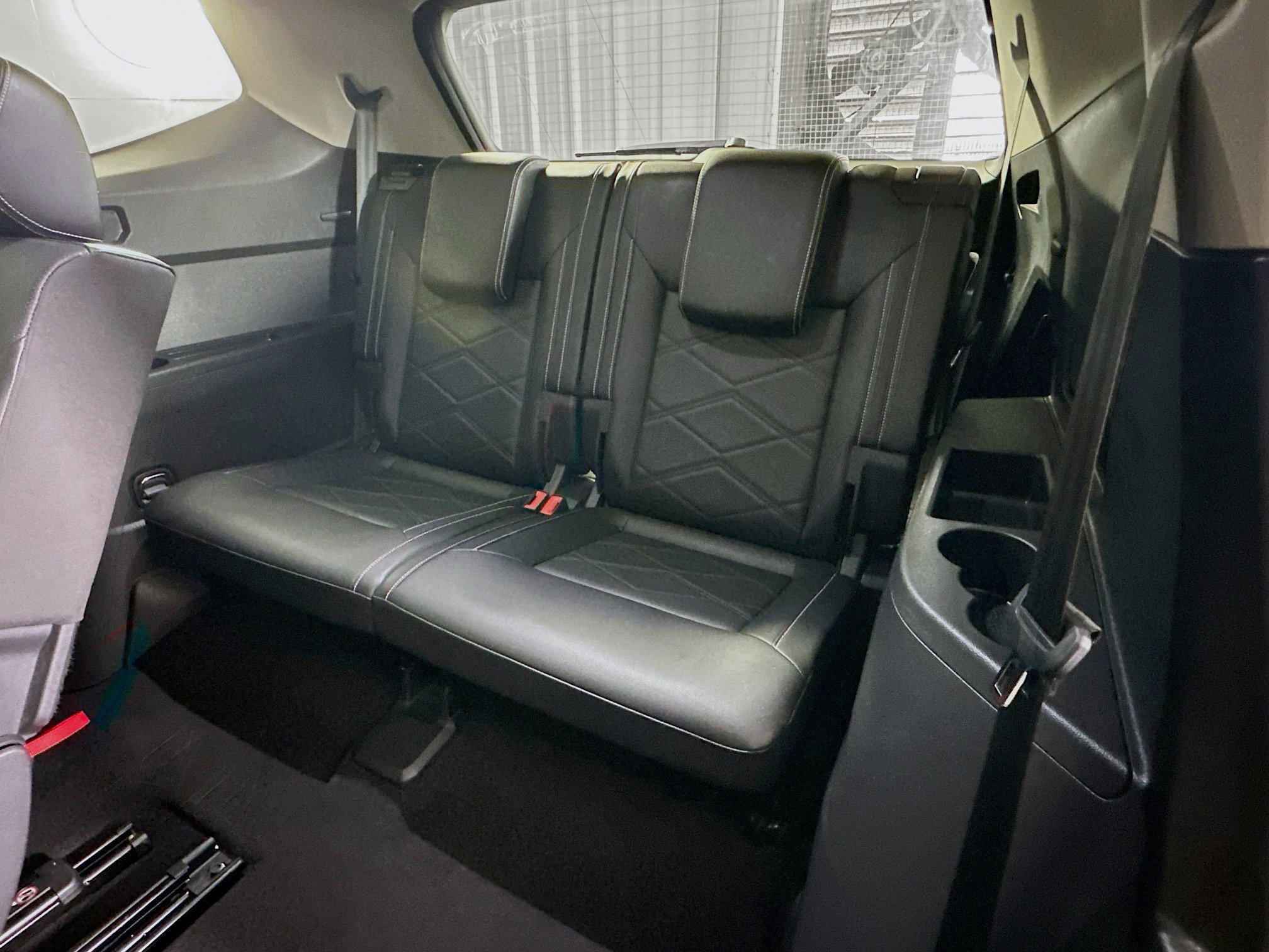 Used 2025 Volkswagen Atlas SE image 30