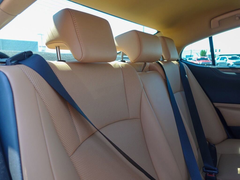 Used 2023 Lexus ES 250 w/ Accessory Package (Z2) image 13