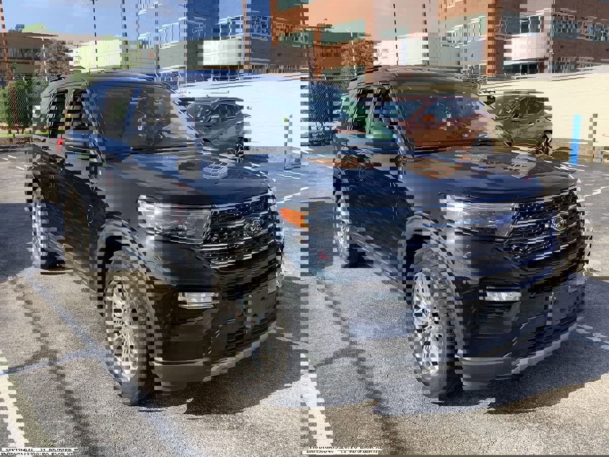 Used 2021 Ford Explorer XLT w/ Equipment Group 202A RWD image 5