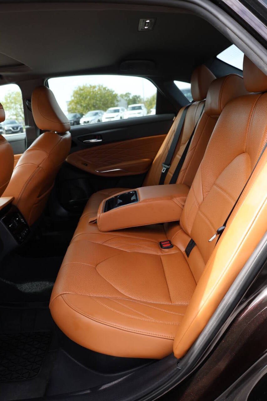 Used 2020 Toyota Avalon Limited w/ Advanced Safety Package FWD image 16