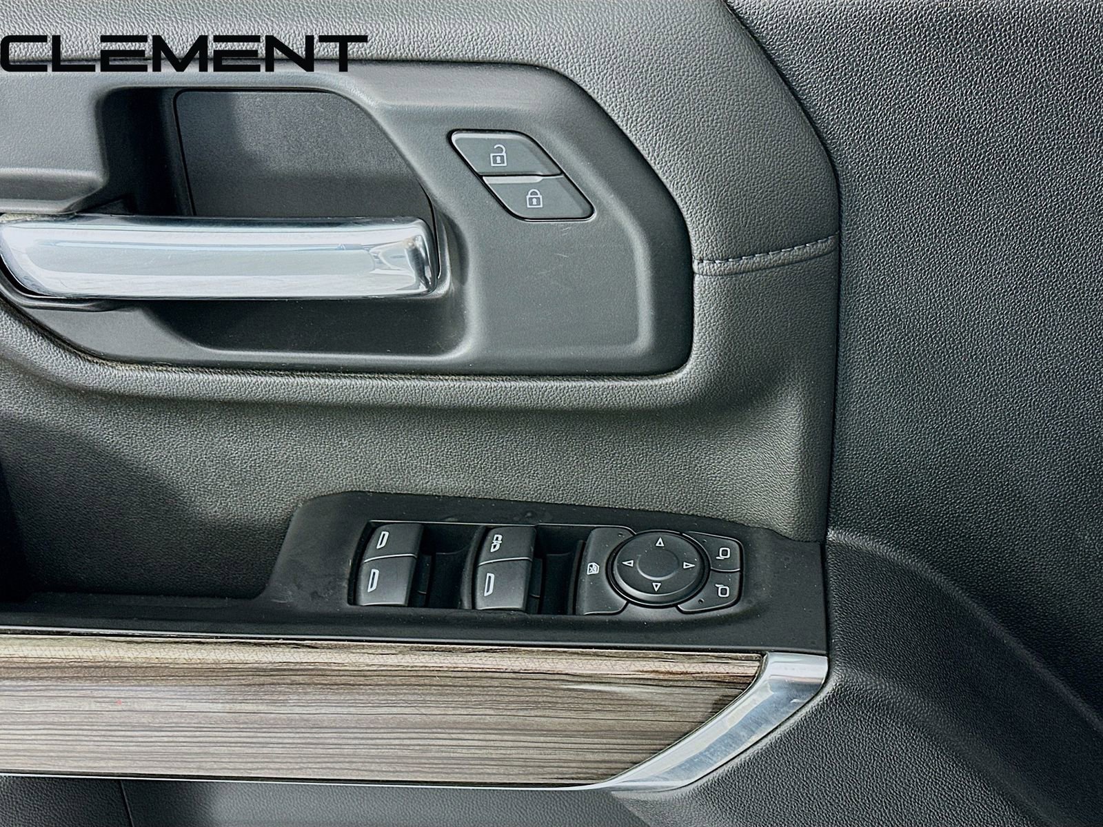 Used 2022 Chevrolet Silverado 2500 LT w/ Convenience Package image 25