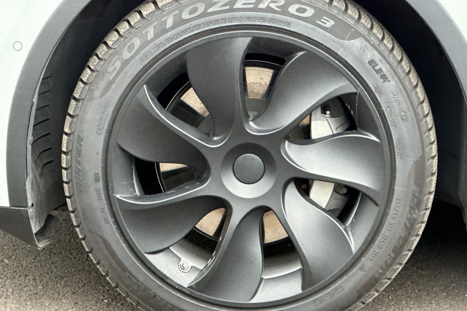 Used 2021 Tesla Model Y Long Range AWD/4WD image 26