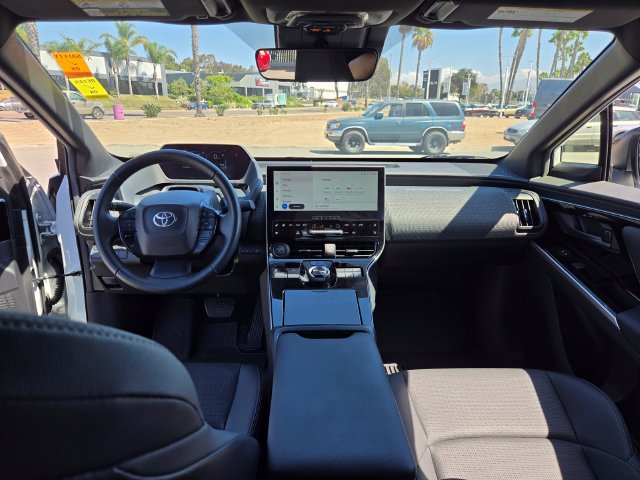 Used 2024 Toyota bZ4X FWD image 14