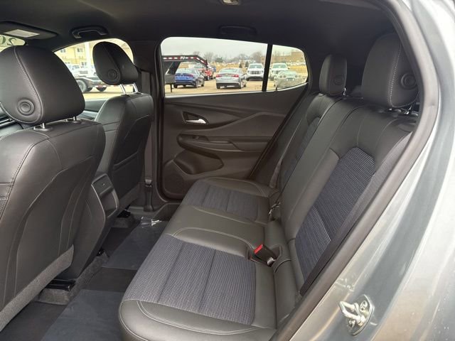 Used 2025 Buick Envista Preferred image 32