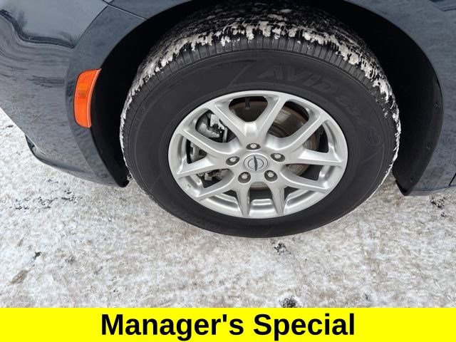 Used 2024 Chrysler Pacifica Touring image 45