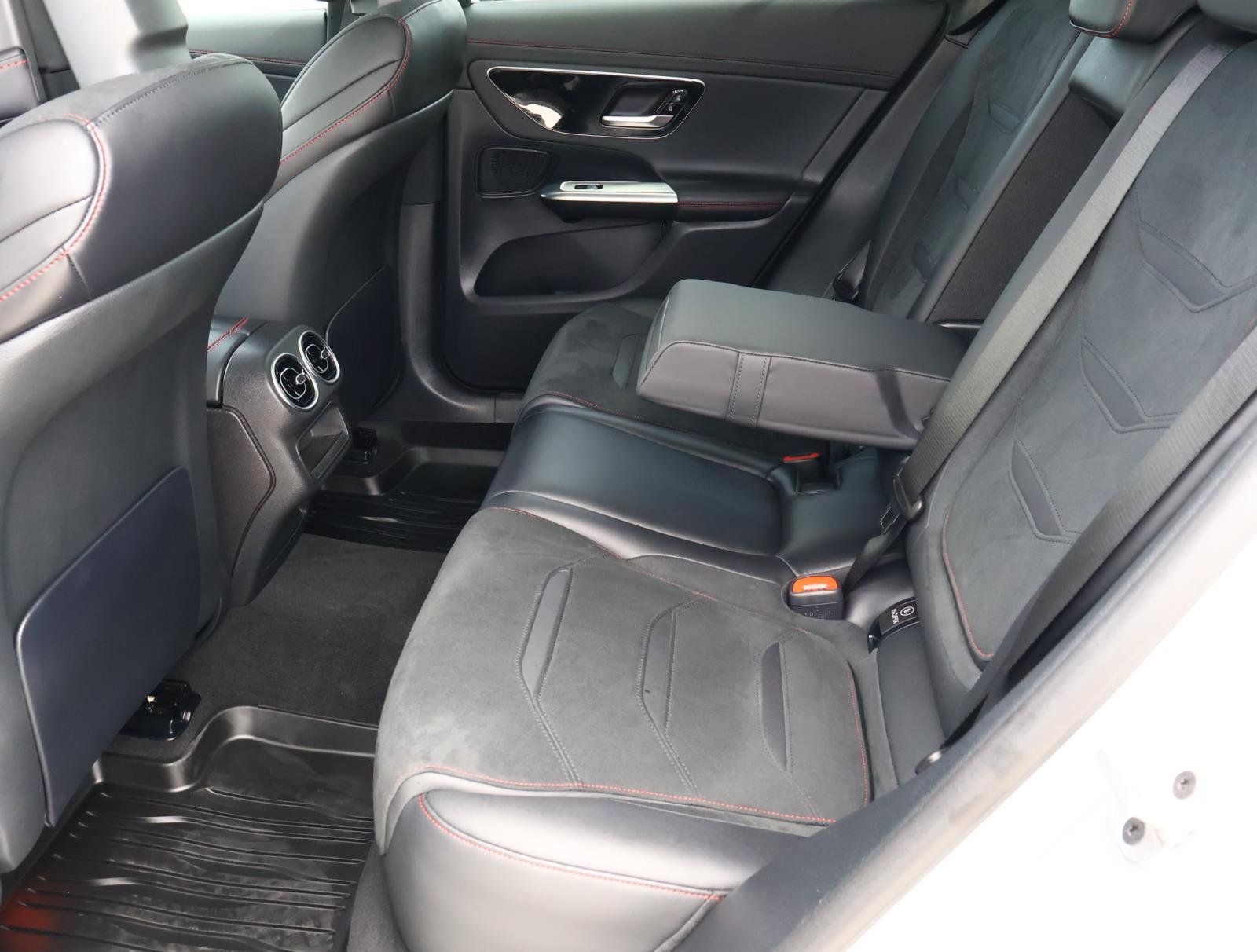 Used 2024 Mercedes-Benz GLC 43 AMG 4MATIC image 22