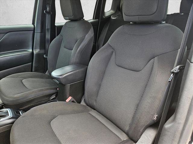 Used 2020 Jeep Renegade Altitude FWD image 14