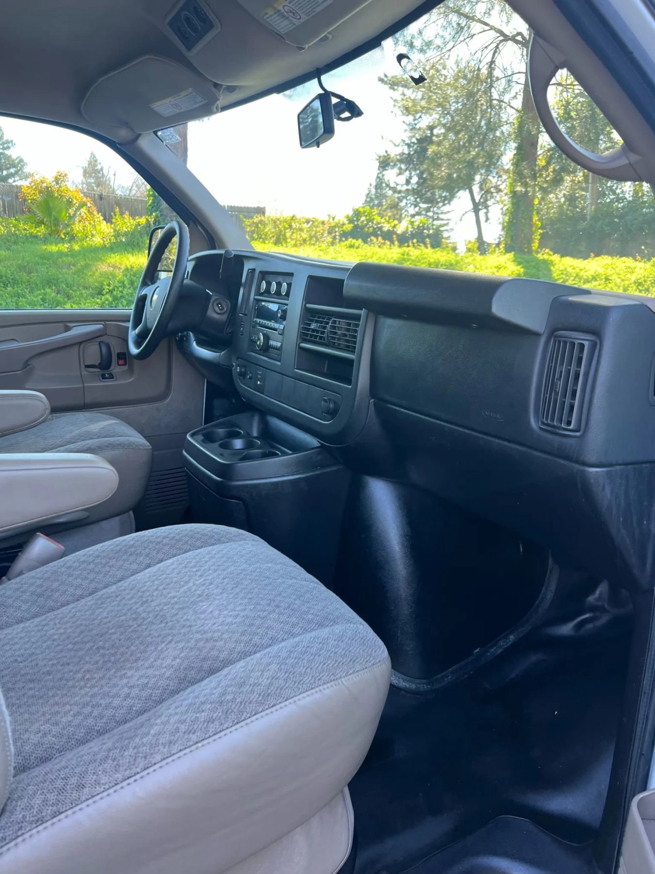 Used 2014 Chevrolet Express 3500 Extended image 10