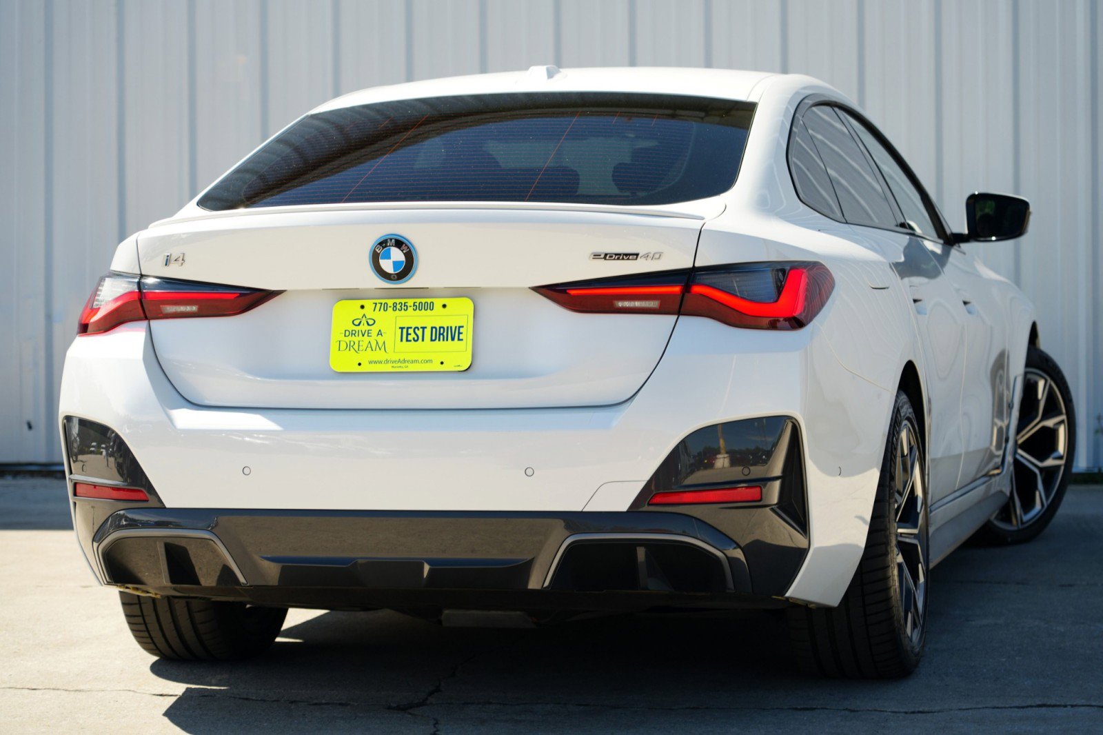 Used 2022 BMW i4 eDrive40 w/ M Sport Package image 5