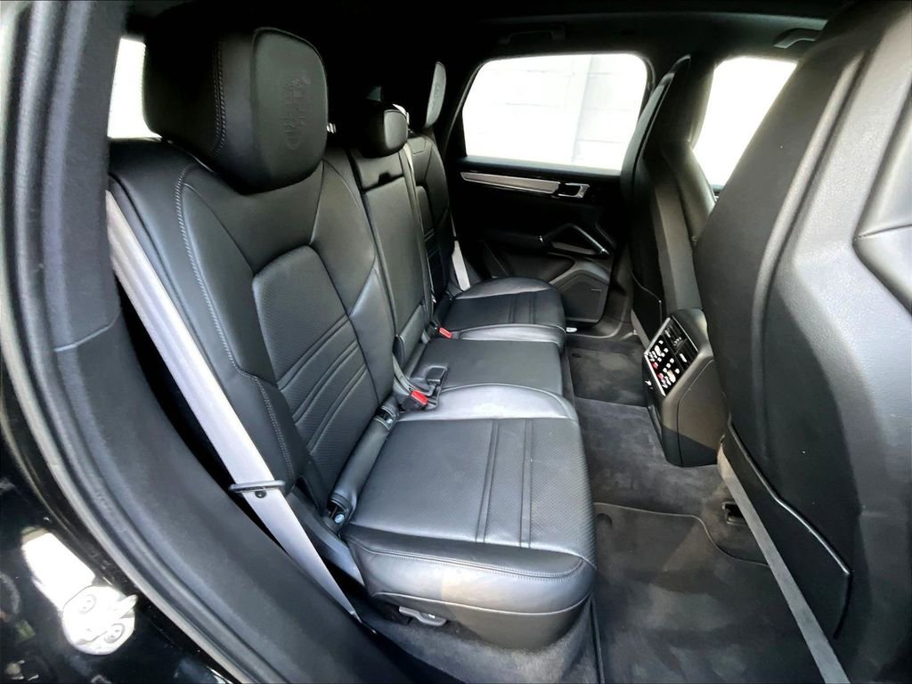 Certified 2023 Porsche Cayenne S Platinum image 21