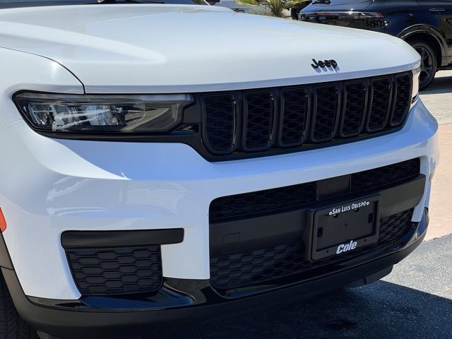 Used 2023 Jeep Grand Cherokee L Laredo image 9