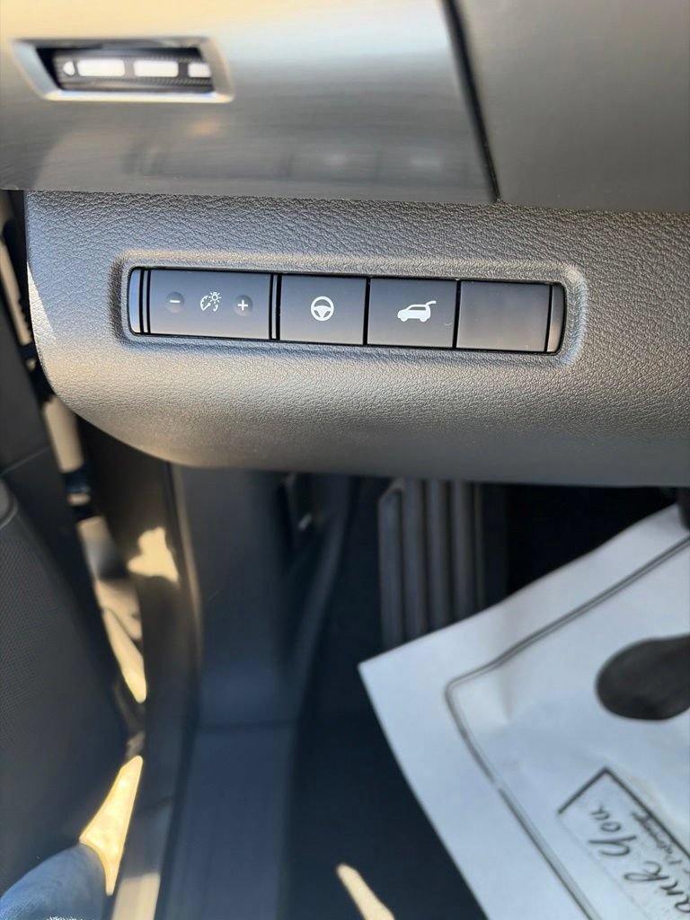 Used 2025 Nissan Pathfinder SL w/ Lighting Package (N92) AWD/4WD image 12