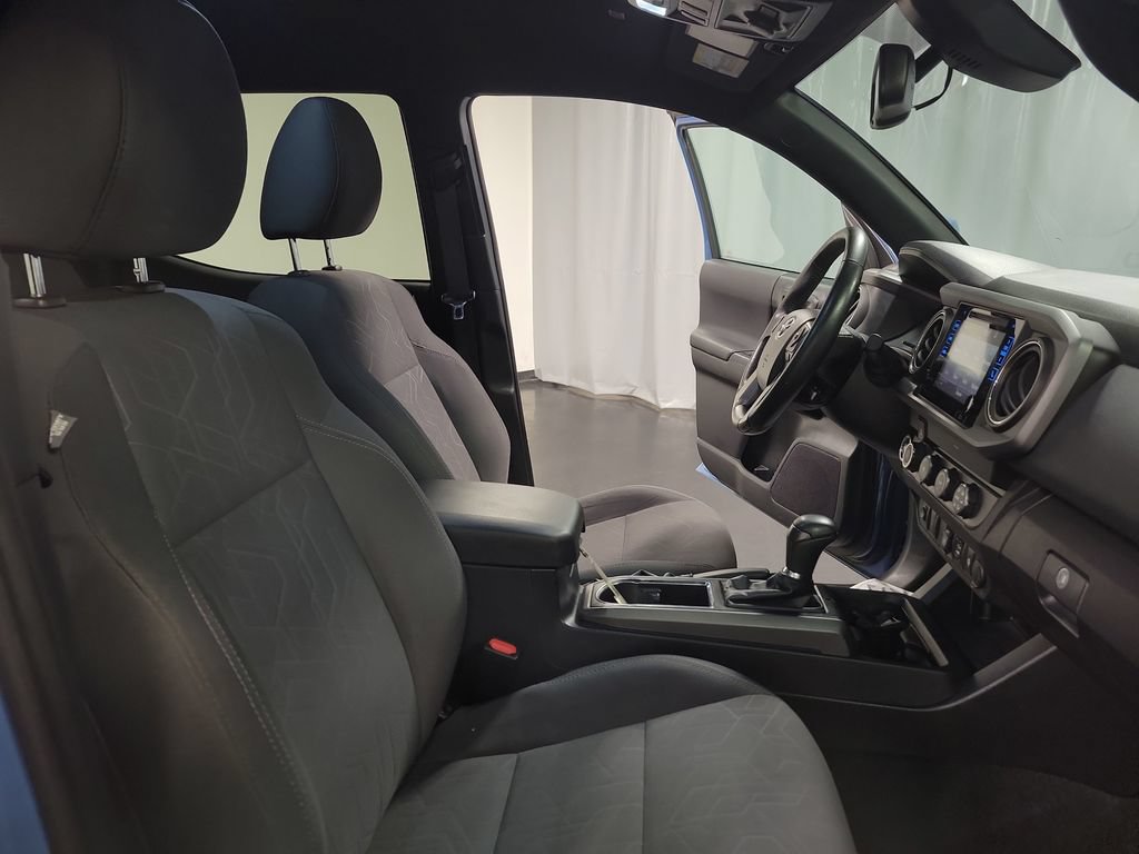 Used 2019 Toyota Tacoma TRD Off-Road AWD/4WD image 36