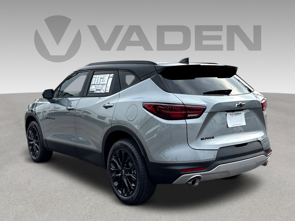 New 2026 Chevrolet Blazer LT w/ LPO, Black Sport Package FWD image 31