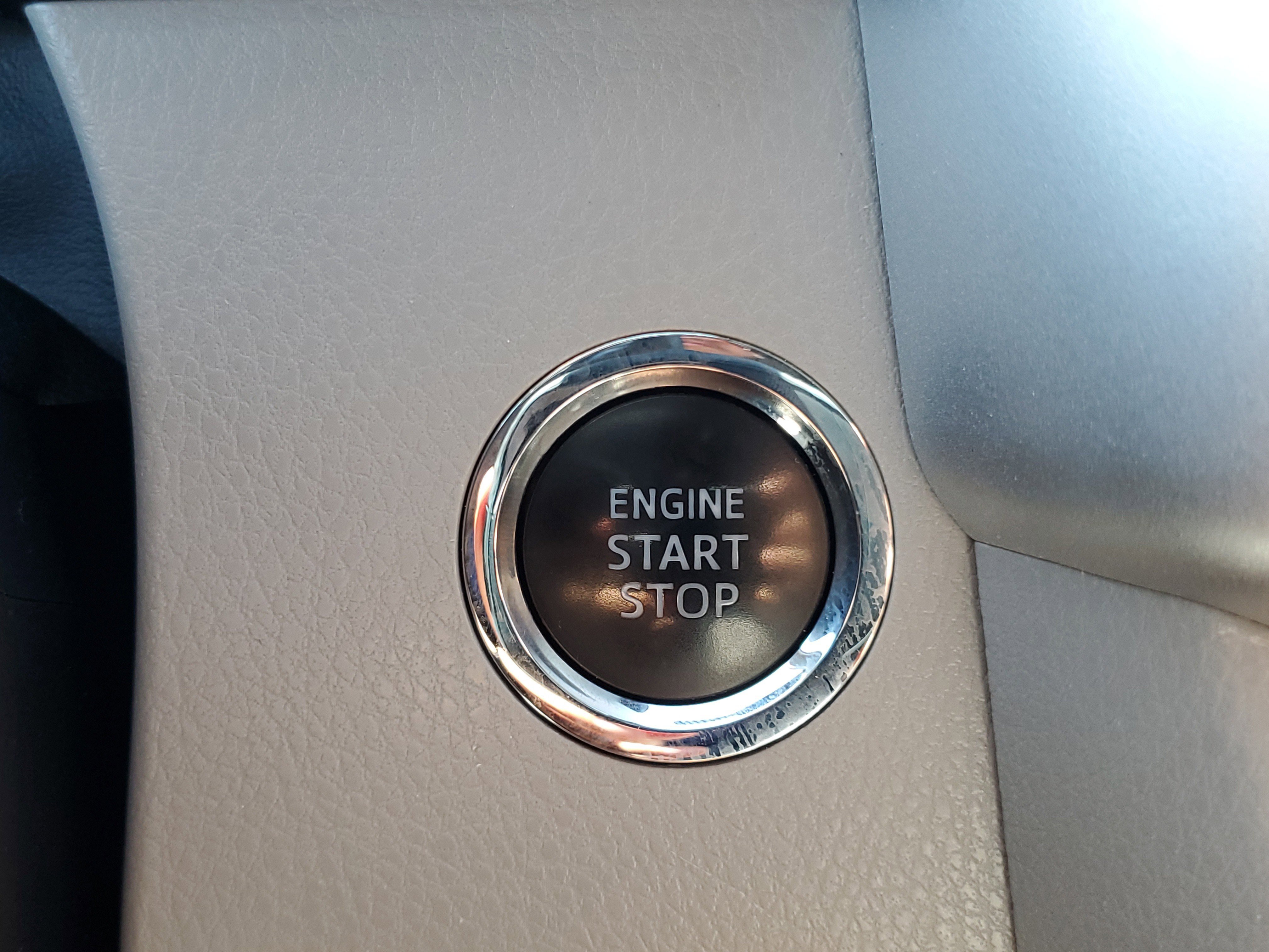 Certified 2018 Toyota Highlander XLE AWD/4WD image 29