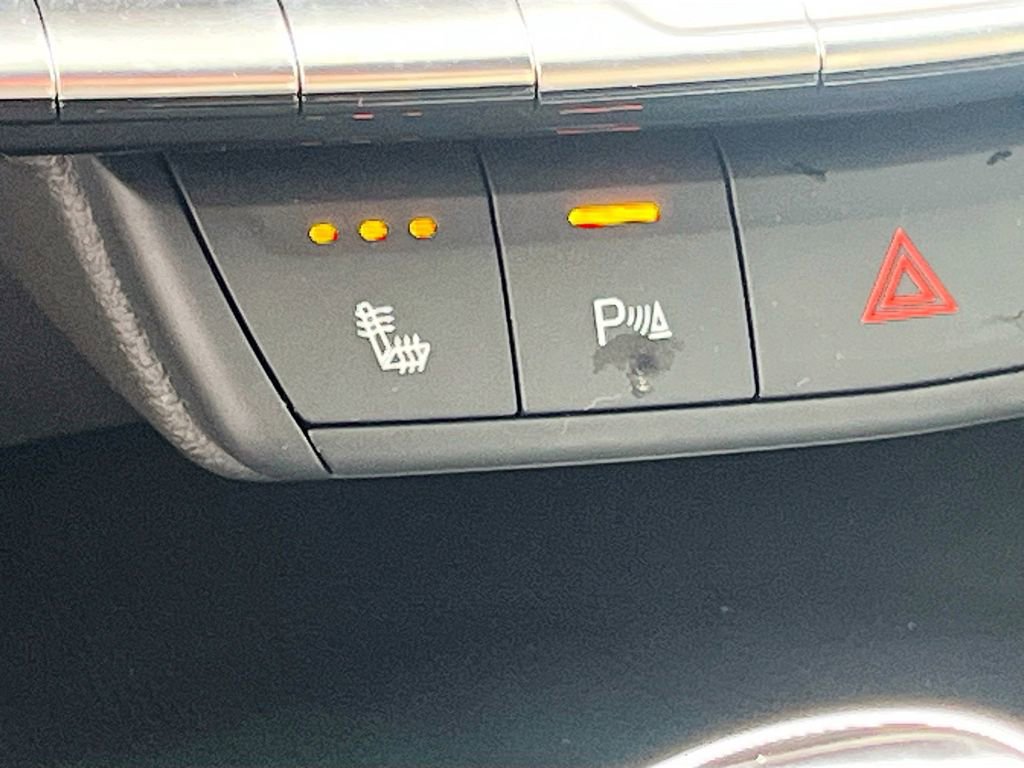 Used 2024 Cadillac XT4 Luxury w/ Cold Weather Package FWD image 20