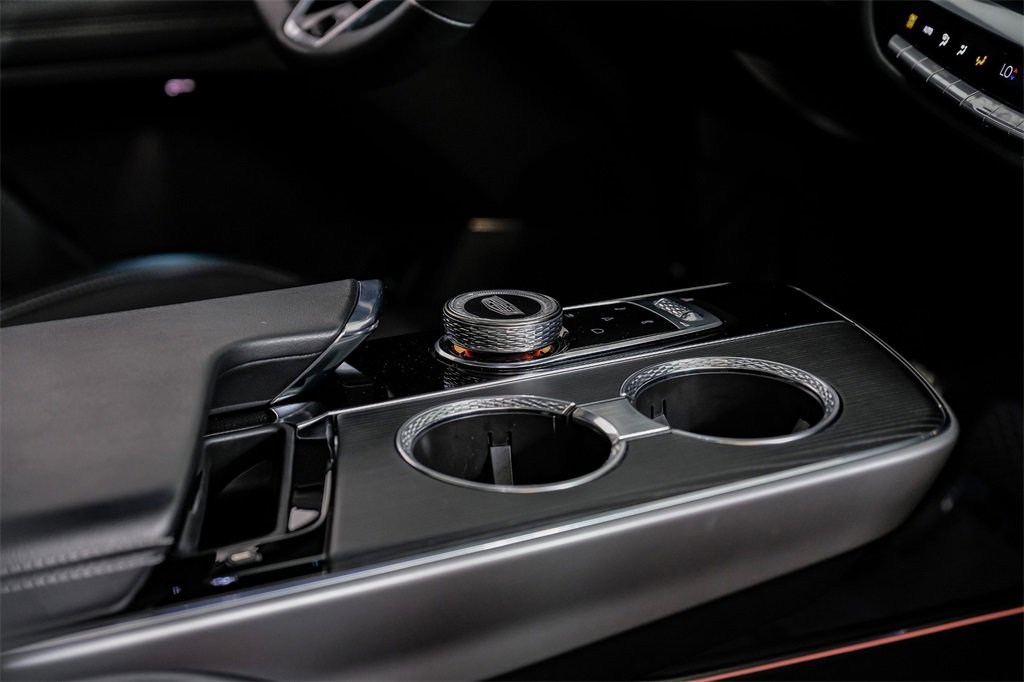 Used 2024 Cadillac Lyriq Luxury image 24