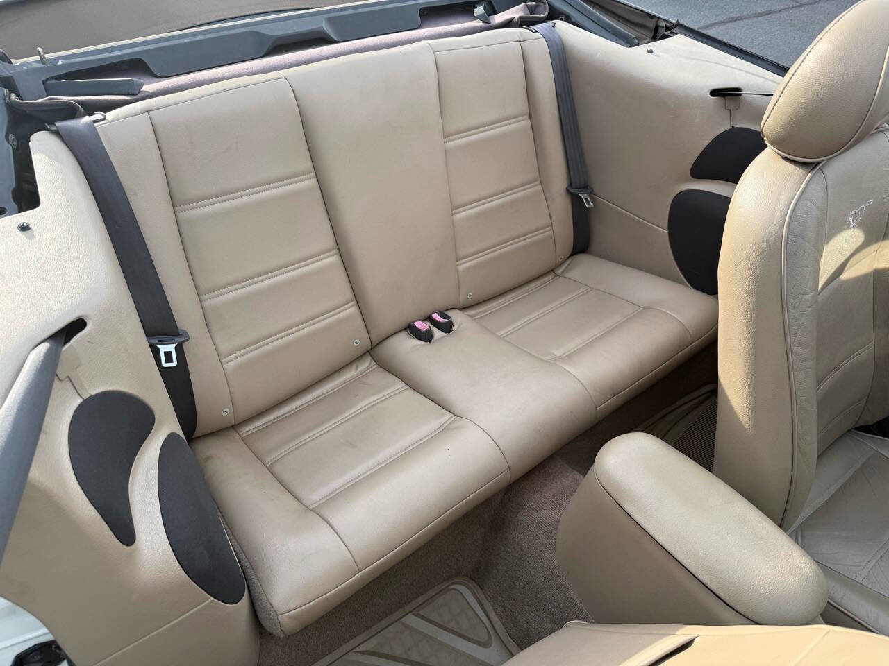 Used 2004 Ford Mustang Deluxe Convertible image 58