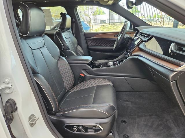 Used 2024 Jeep Grand Cherokee L Summit w/ High Altitude Package image 28