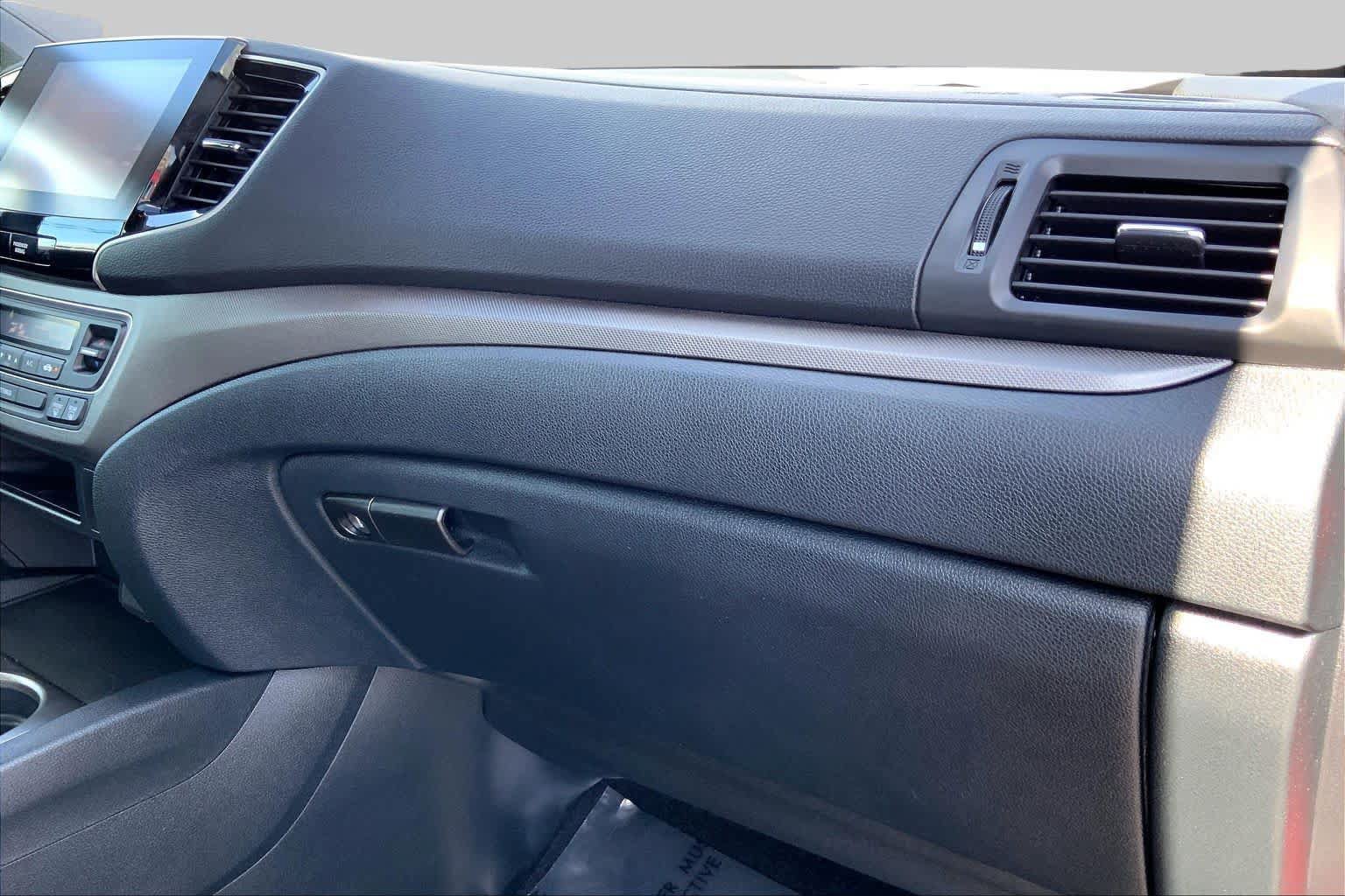 Used 2023 Honda Ridgeline Sport image 18