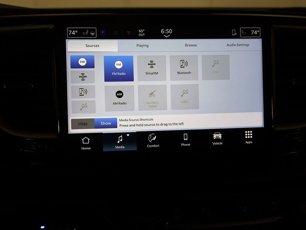 Used 2025 Chrysler Pacifica Select image 54