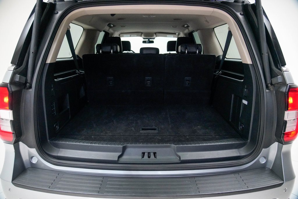Used 2024 Ford Expedition Max XLT image 12