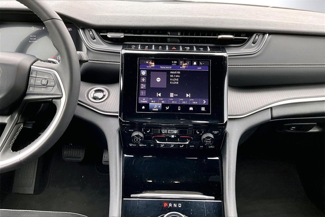 Certified 2024 Jeep Grand Cherokee L Laredo image 11