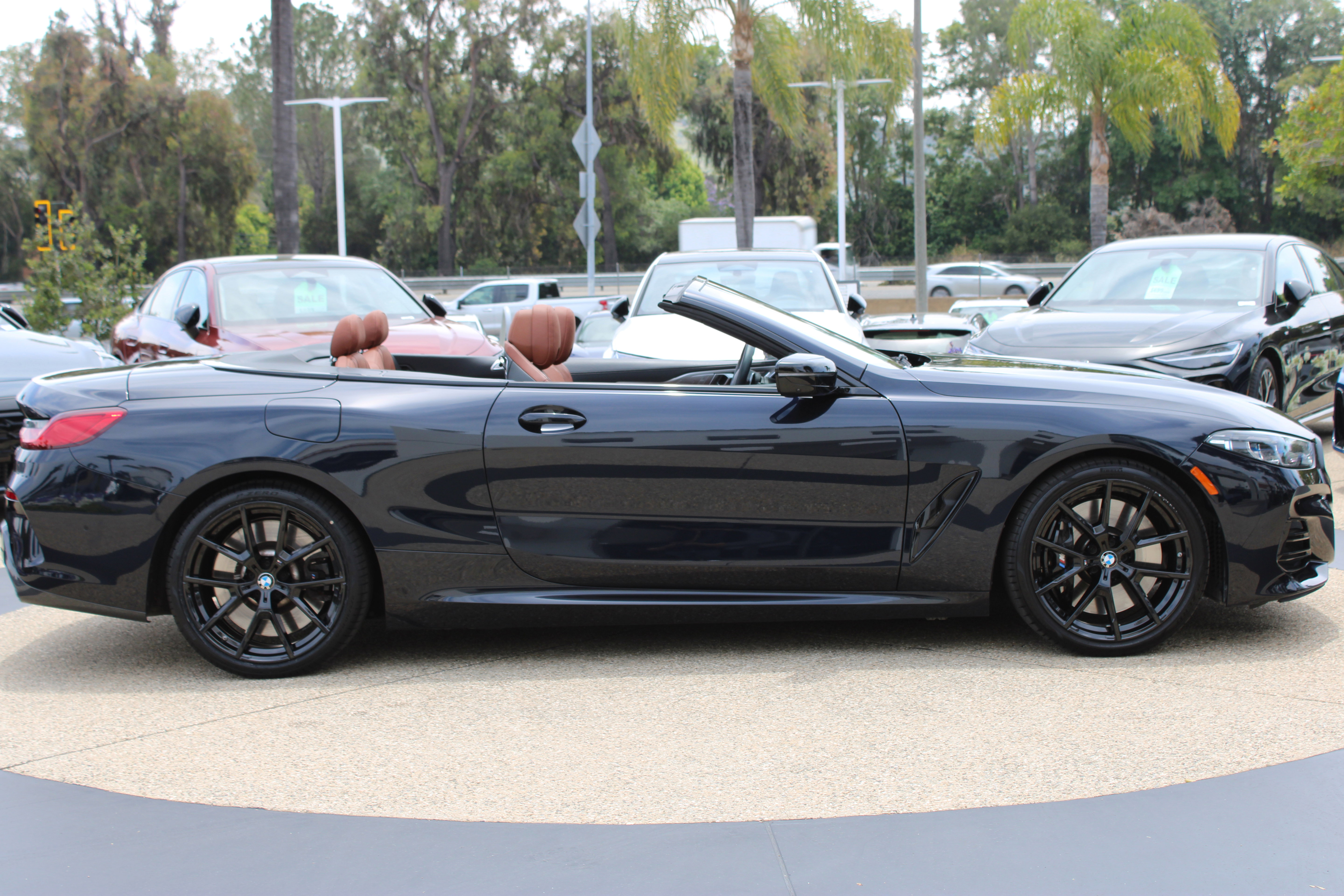 Used 2023 BMW M850i xDrive Convertible AWD/4WD image 7