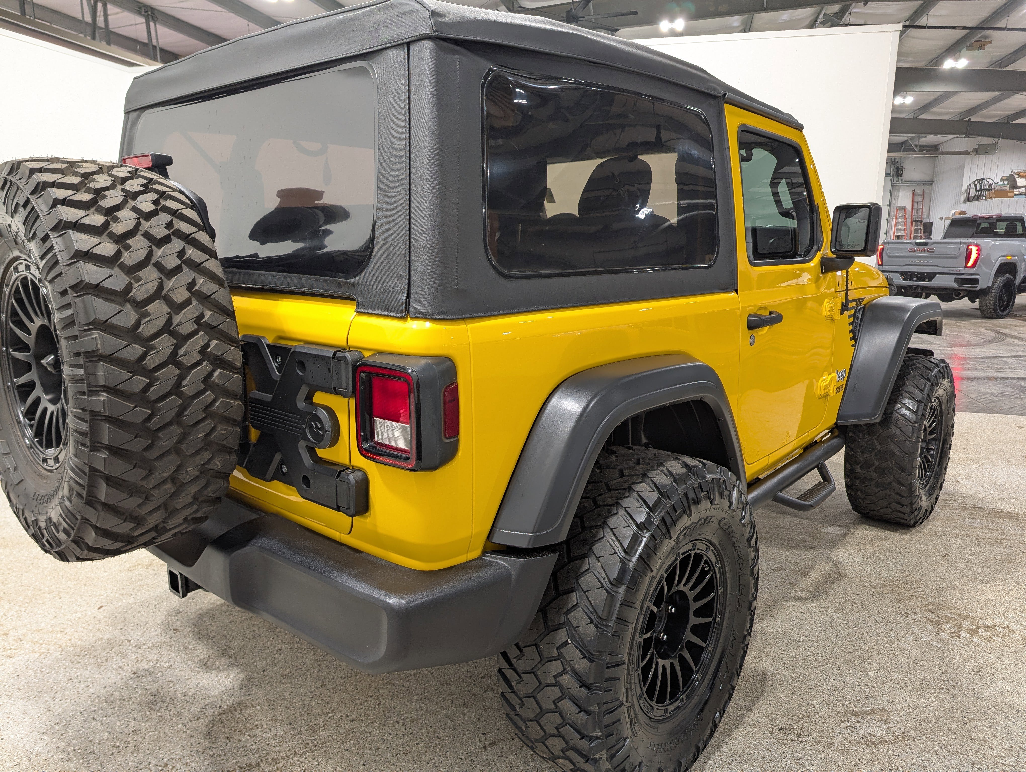 Used 2019 Jeep Wrangler Sport AWD/4WD image 3