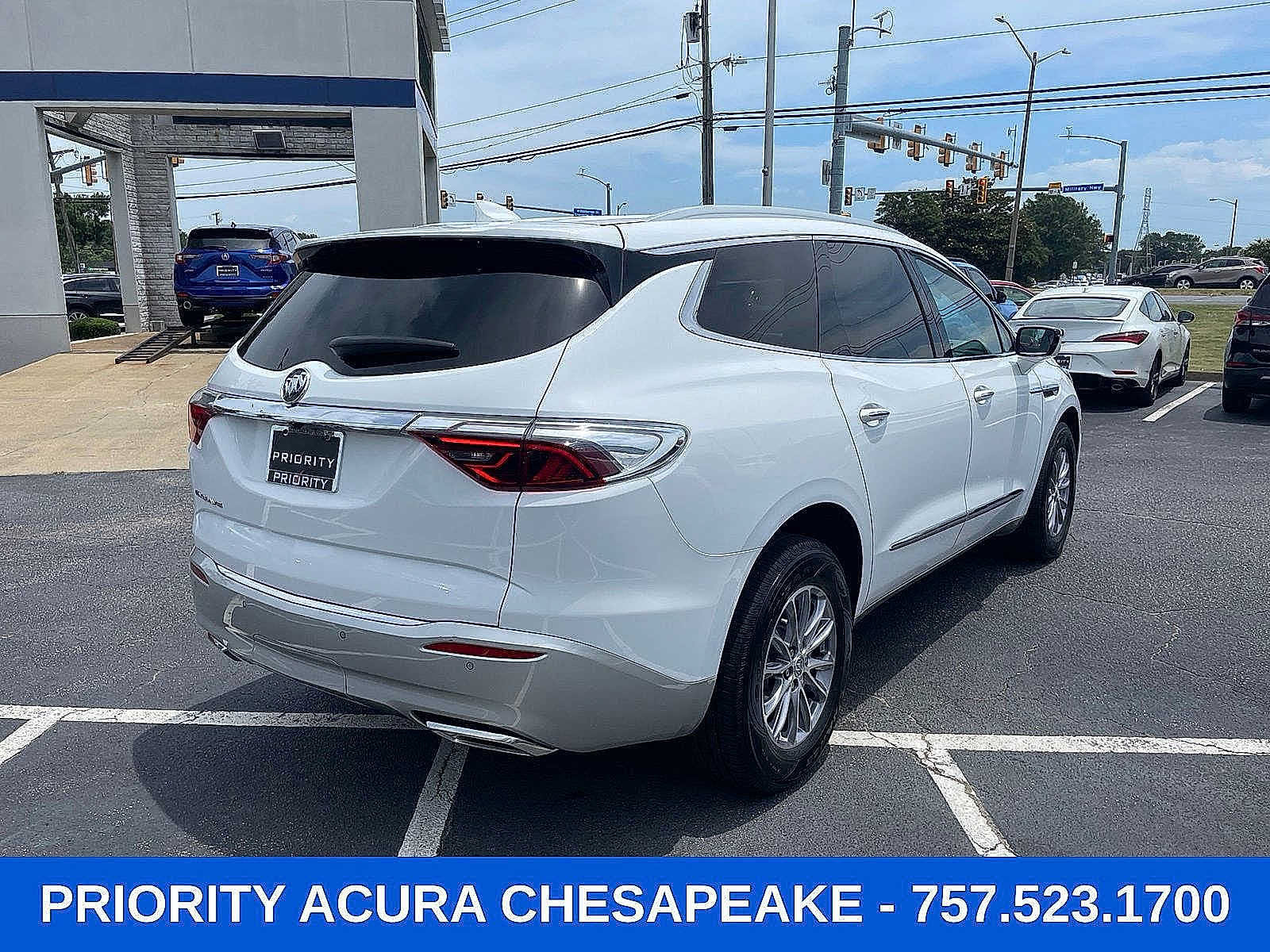 Used 2023 Buick Enclave Essence FWD image 6