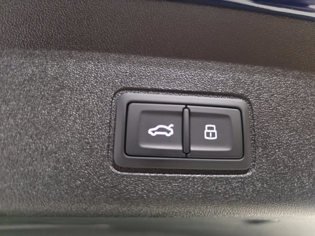 New 2026 Audi Q3 quattro 2.0T AWD/4WD image 10