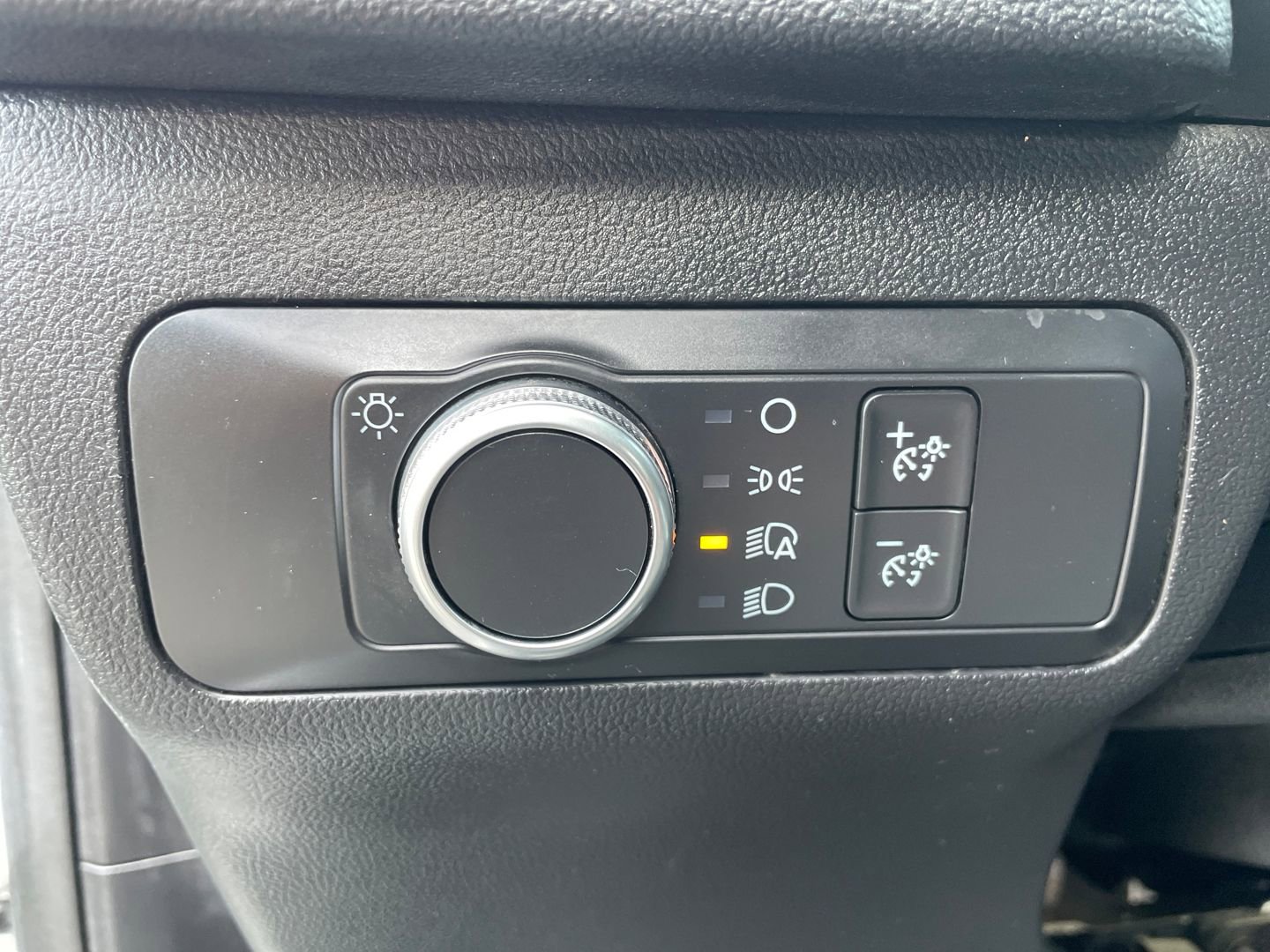 Used 2020 Ford Escape S image 12