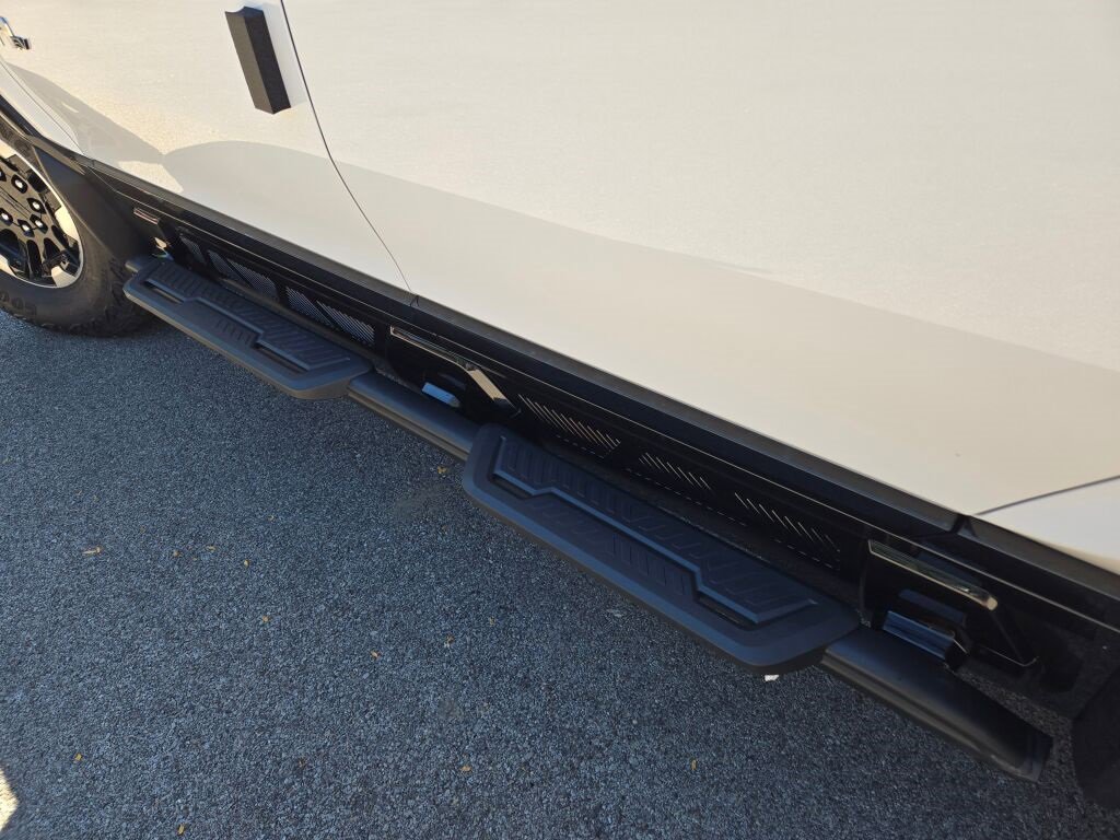 New 2025 GMC Hummer EV 2X w/ Extreme Off-Road Package image 21