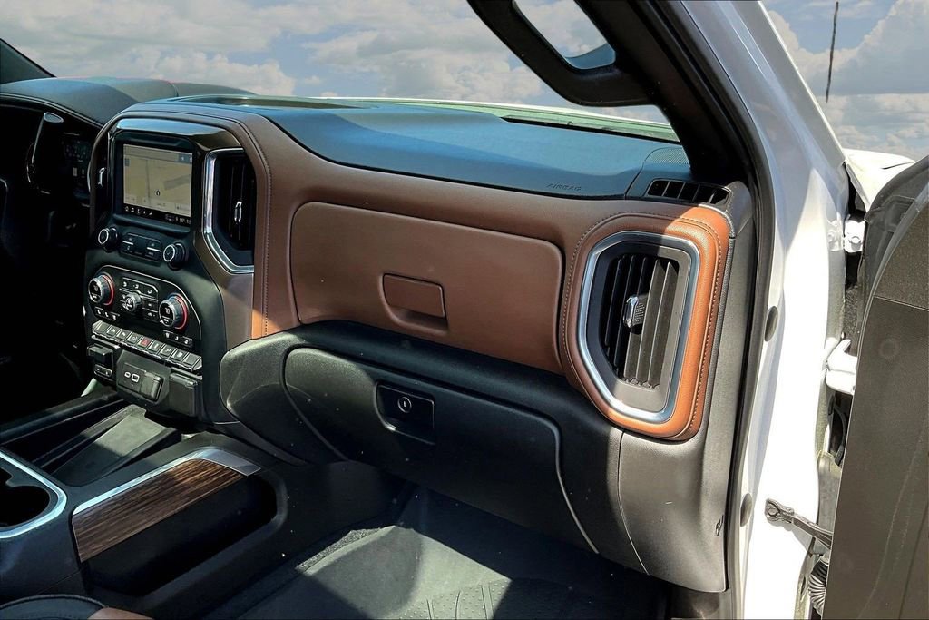 Used 2022 Chevrolet Silverado 1500 High Country w/ Technology Package image 29