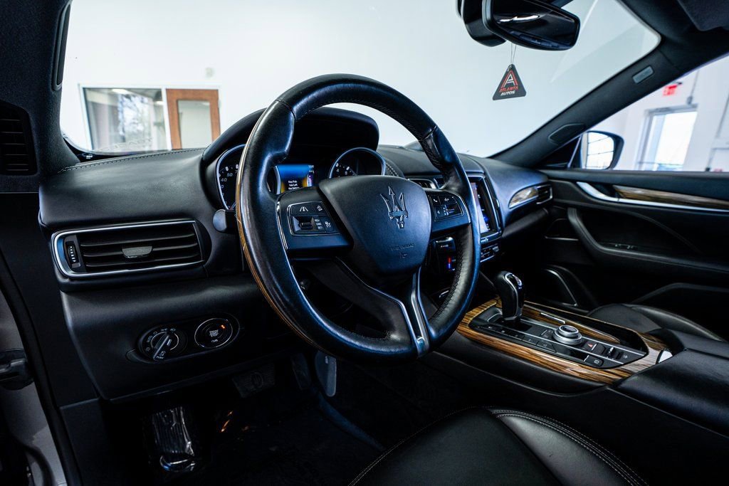 Used 2017 Maserati Levante w/ Luxury Package image 38
