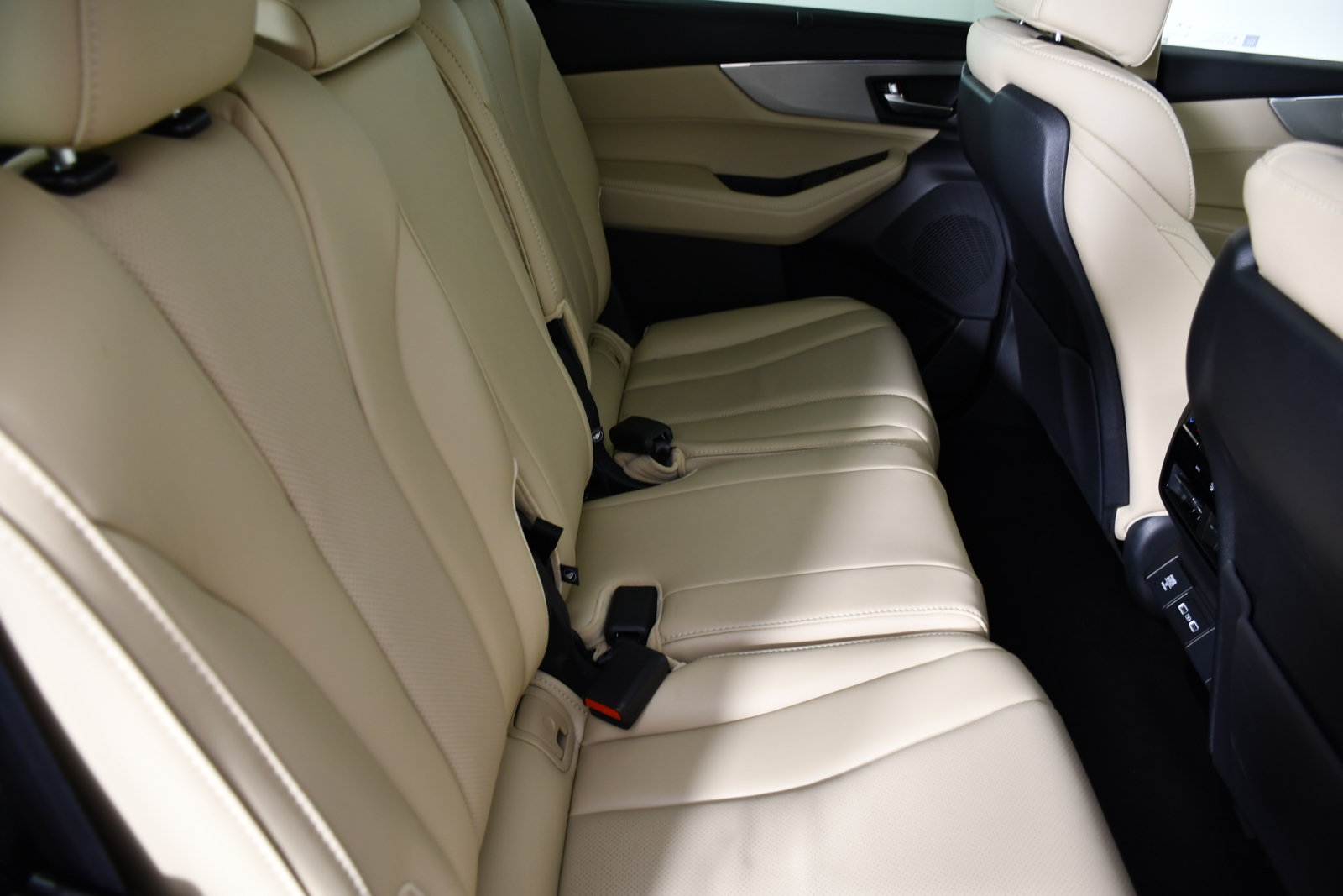 Certified 2024 Acura MDX SH-AWD w/ Technology Package image 45