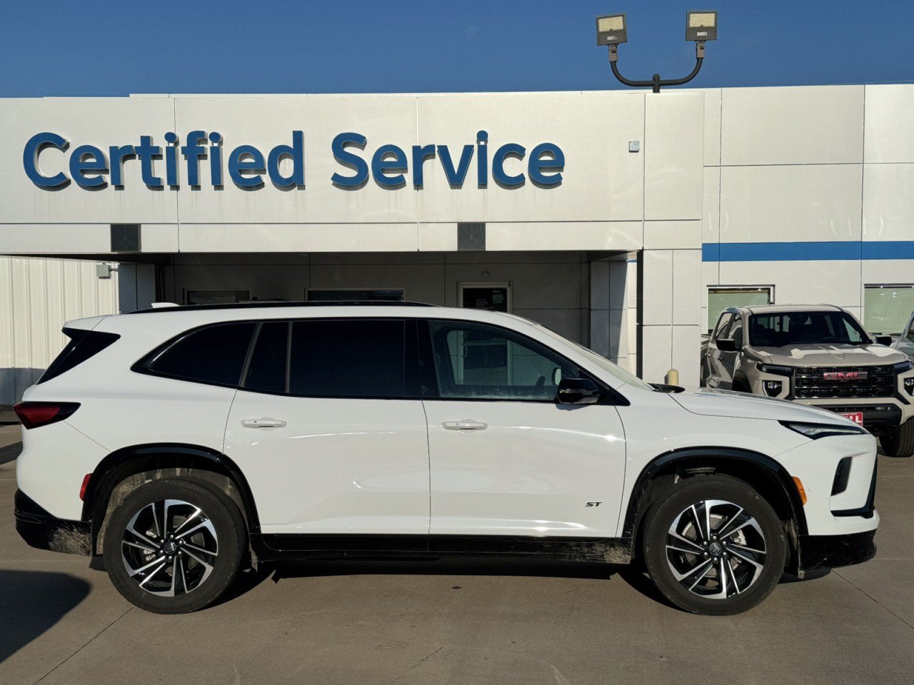 Certified 2026 Buick Enclave Sport Touring w/ Power Package FWD image 2