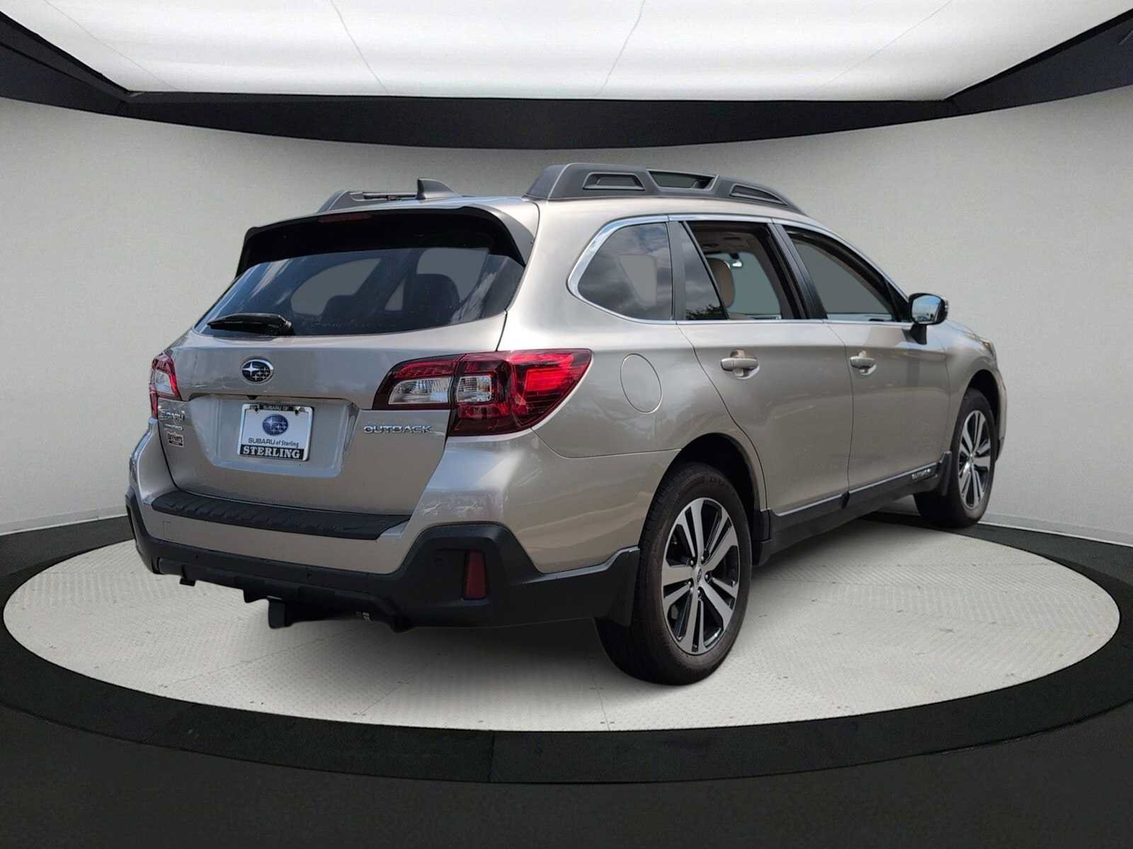 Used 2018 Subaru Outback 2.5i Limited AWD/4WD image 8