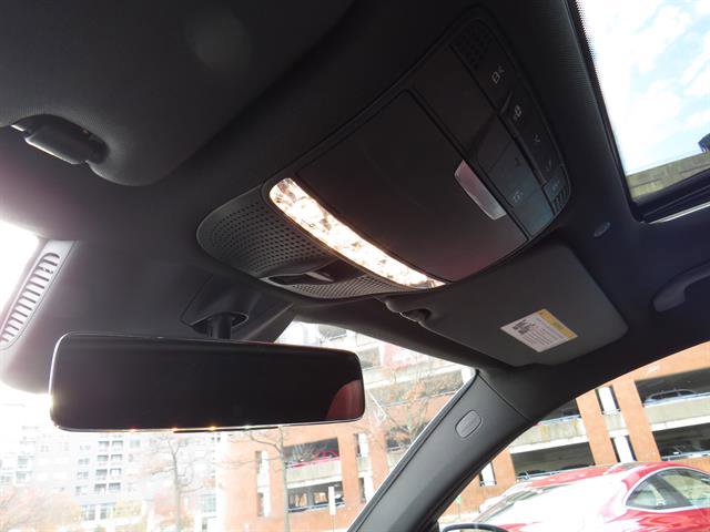 Used 2022 Mercedes-Benz GLC 300 4MATIC Coupe image 17