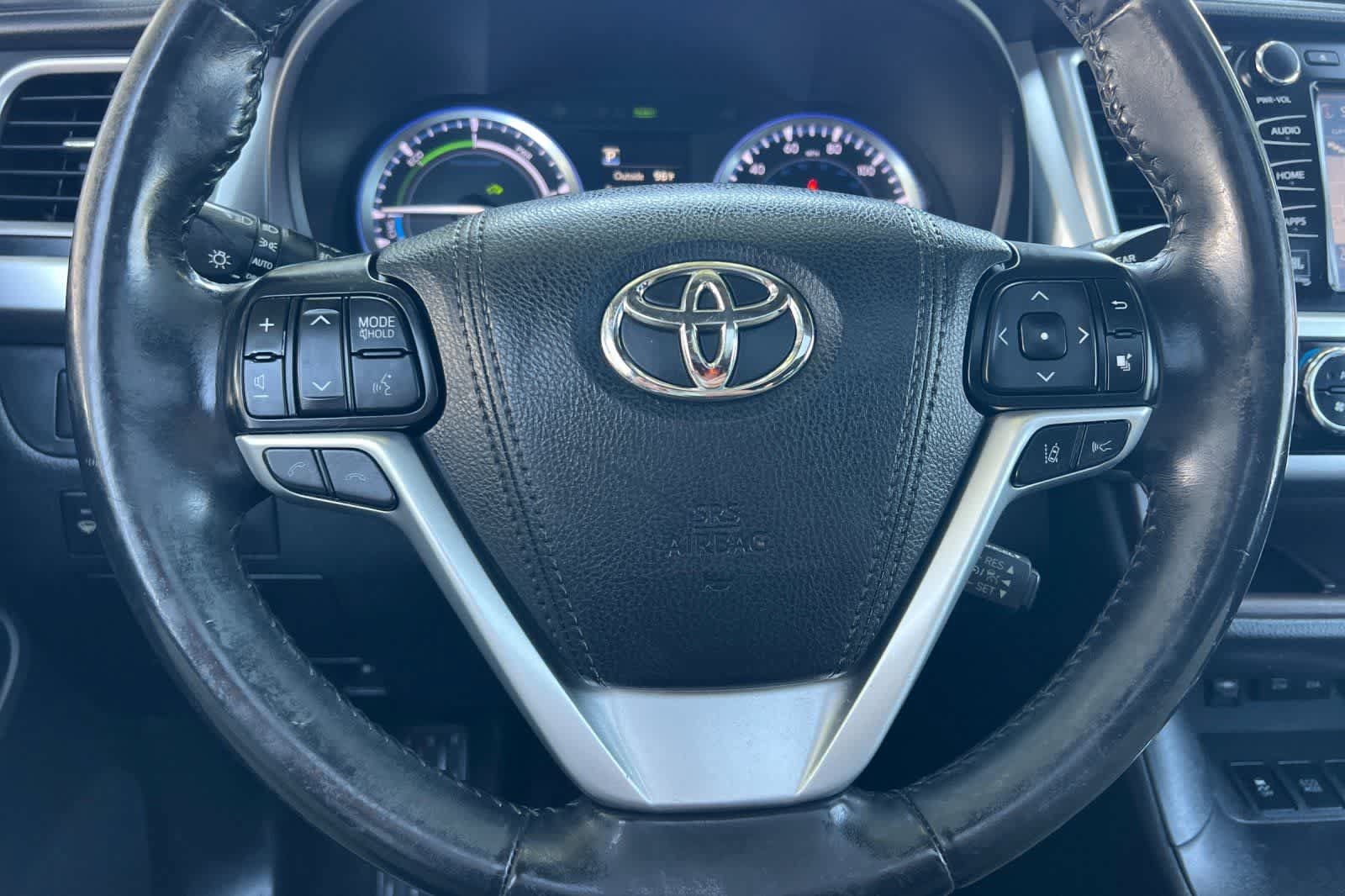 Used 2017 Toyota Highlander Limited w/ Carpet Mat Package AWD/4WD image 32