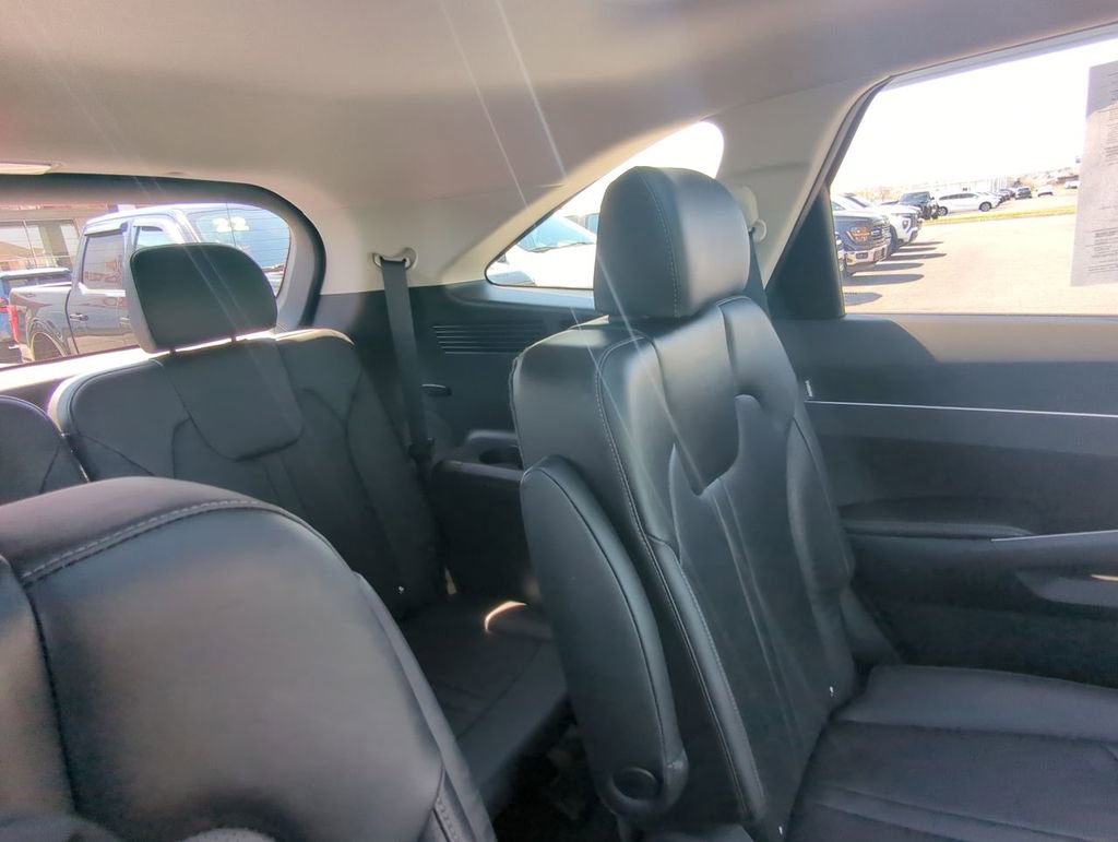 Used 2025 Kia Sorento EX w/ Panoramic Sunroof Package FWD image 15