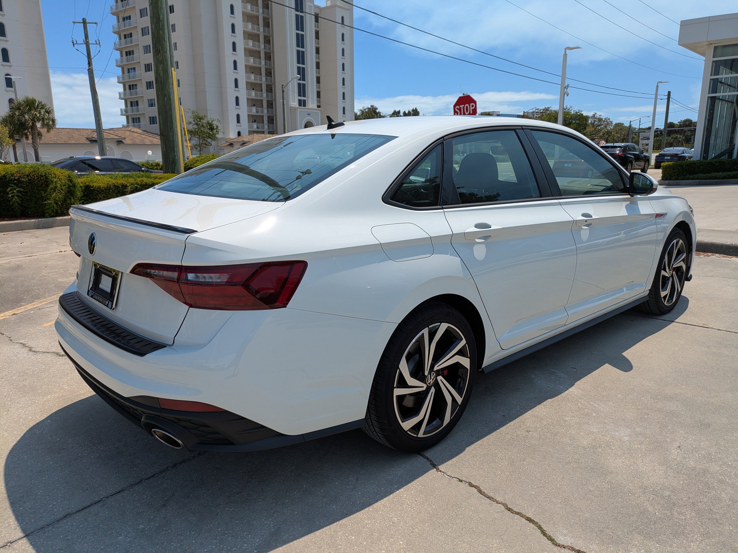 Used 2023 Volkswagen Jetta GLI Autobahn image 4