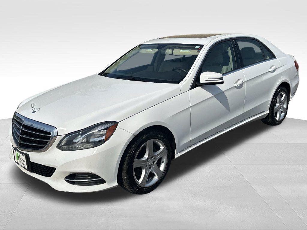 Used 2016 Mercedes-Benz E 350 4MATIC Sedan image 3