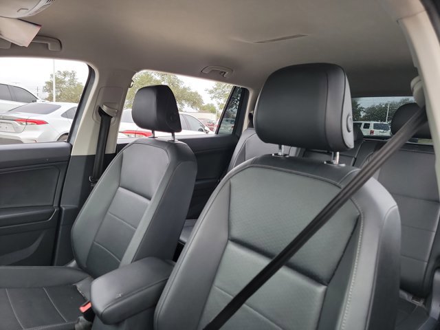 Used 2020 Volkswagen Tiguan SE image 13