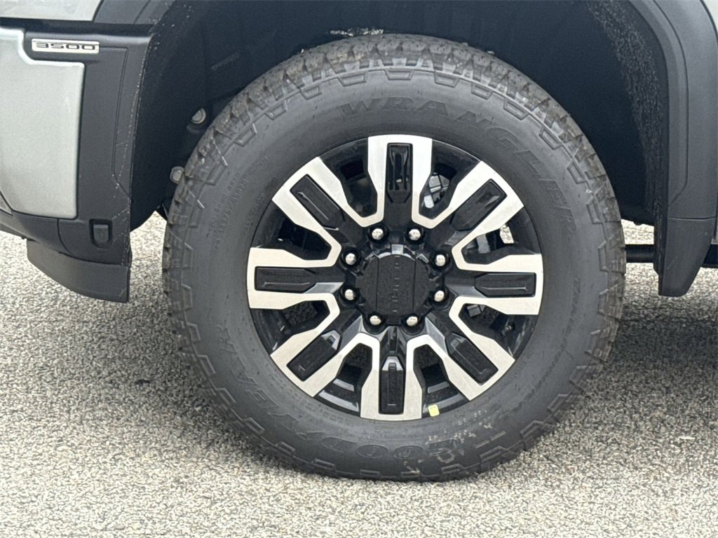 New 2026 GMC Sierra 3500 Denali Ultimate image 12