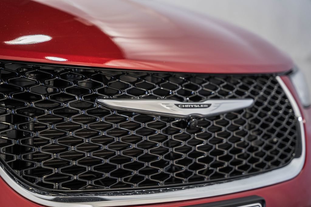 New 2026 Chrysler Pacifica Select image 10