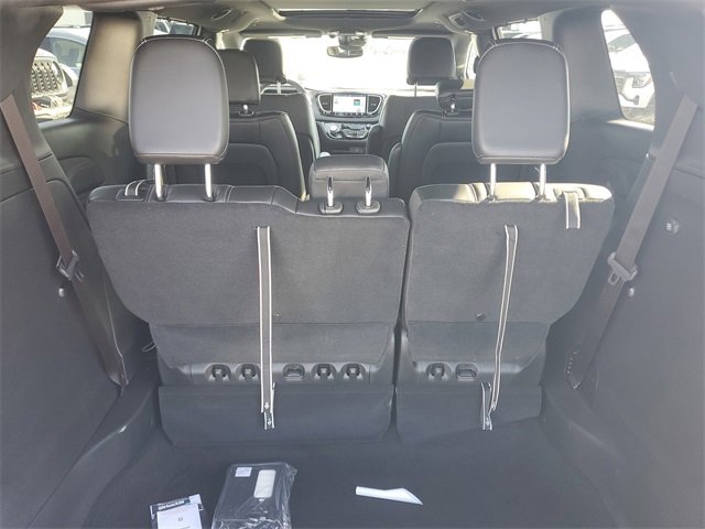 New 2026 Chrysler Pacifica Select image 7