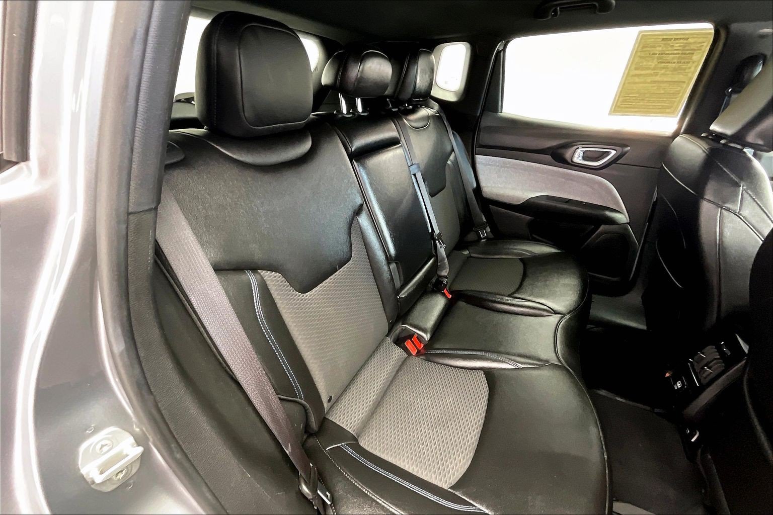 Used 2024 Jeep Compass Latitude AWD/4WD image 19